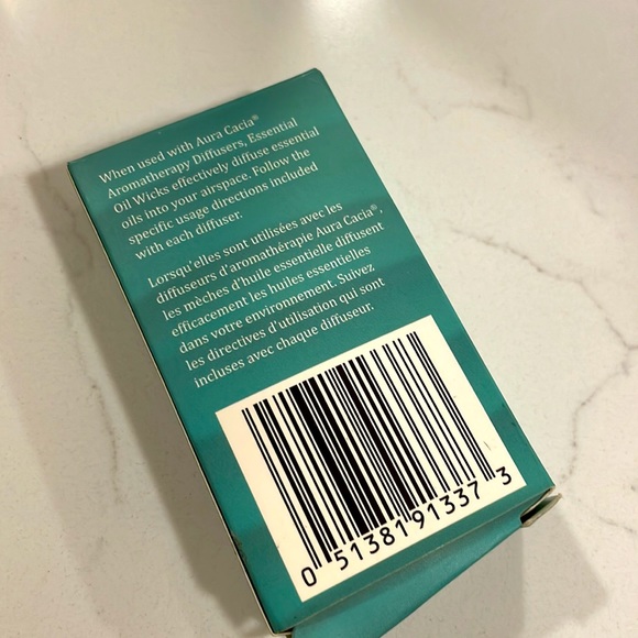 NWT Aura Cacia Essential Oil Wicks - Picture 2 of 3